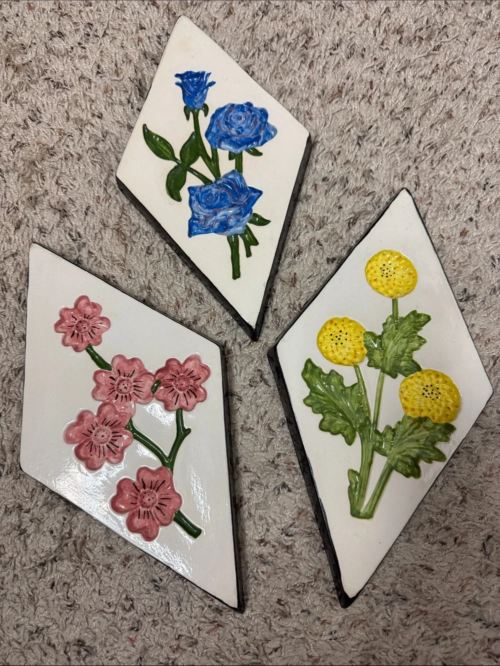 Vintage ceramic floral wall decor diamond set of 3